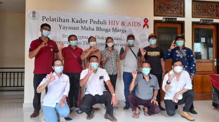 Yayasan Maha Bhoga Marga Berikan Pelatihan HIV & AIDS di Desa Sepang
